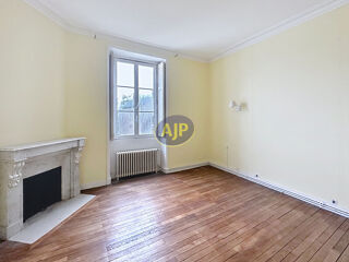  Appartement à louer 5 pièces 172 m²