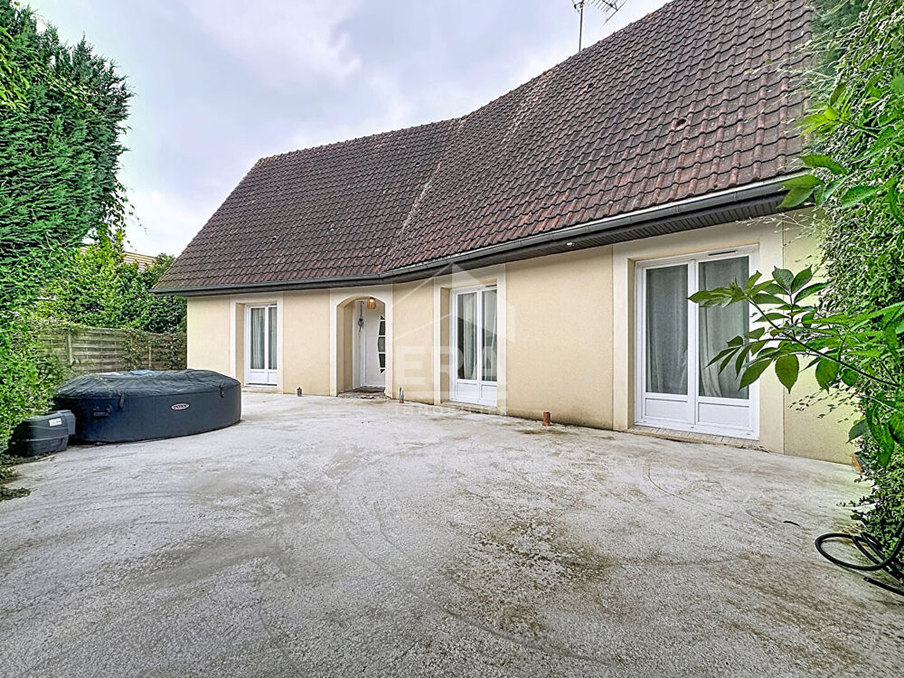 Brières-les-Scellés: Maison familiale de 120 m² avec sous-sol total, dépendance et terrain de 900 m²