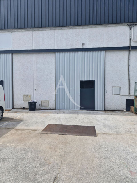   LOCAL PROFESSIONNEL SOLLIES VILLE 96 M² + 30 m² STOCKAGE 