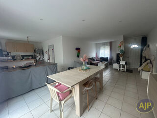  Maison à louer 4 pièces 89 m²