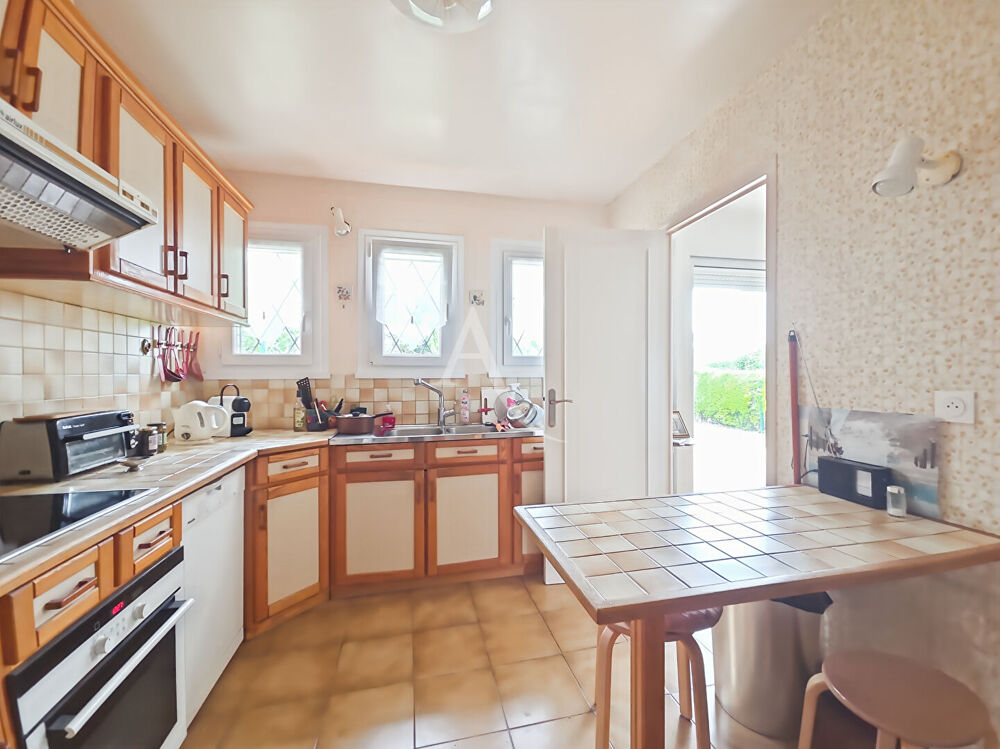 Vente Maison Maison Oinville 8 pièces, 171 m², 930 m² de parcelle Oinville sur montcient
