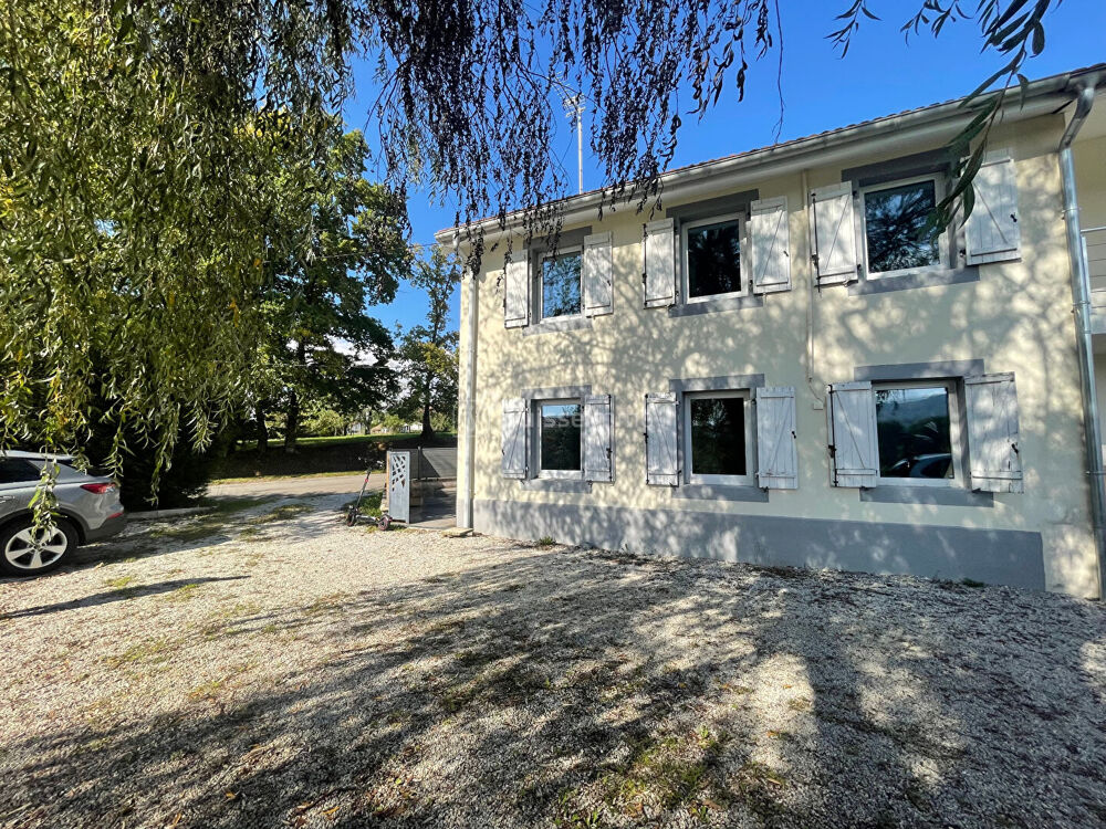 Appartement 6 pièces 140 m² · à Evette Salbert · 140 m² · 160 000 €