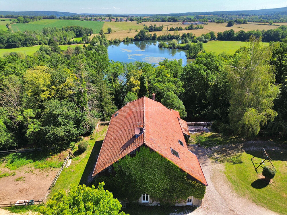 Maison de caractère avec piscine aux portes de Besançon