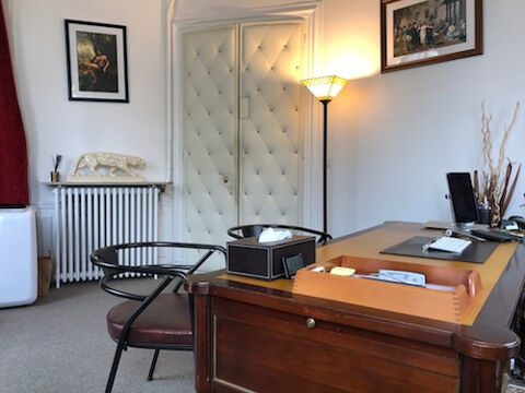 Bureaux  1 pi&egrave;ce(s) 25 m2 220 01100 Oyonnax