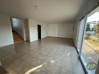  Maison à louer 5 pièces 137 m²