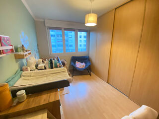  Appartement � vendre 4 pi�ces 81 m�