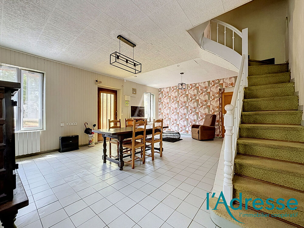 Vente Maison Maison Ernee 4 pièce(s) 95 m², terrain 868 m² Ernee
