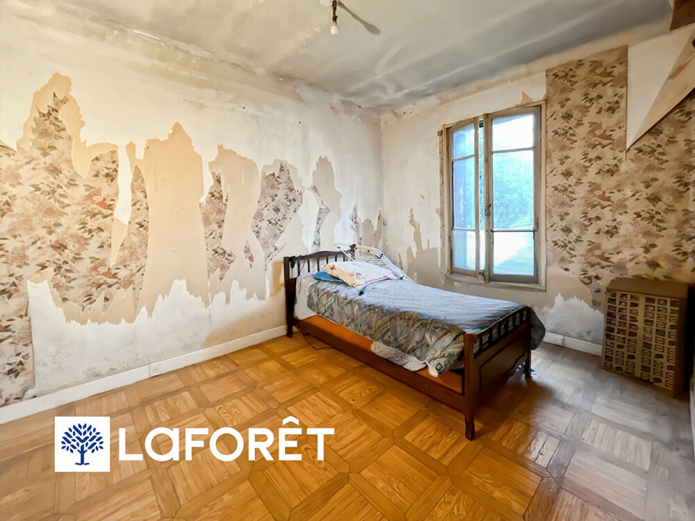 Maison individuelle EN PREFABRIQUEE OSSATURE BOIS à rénover Plain-pied avec jardin et dépendances à Savigny-sur-Orge Référenc