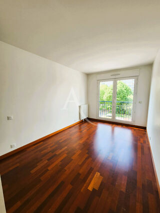  Appartement � louer 3 pi�ces 77 m�