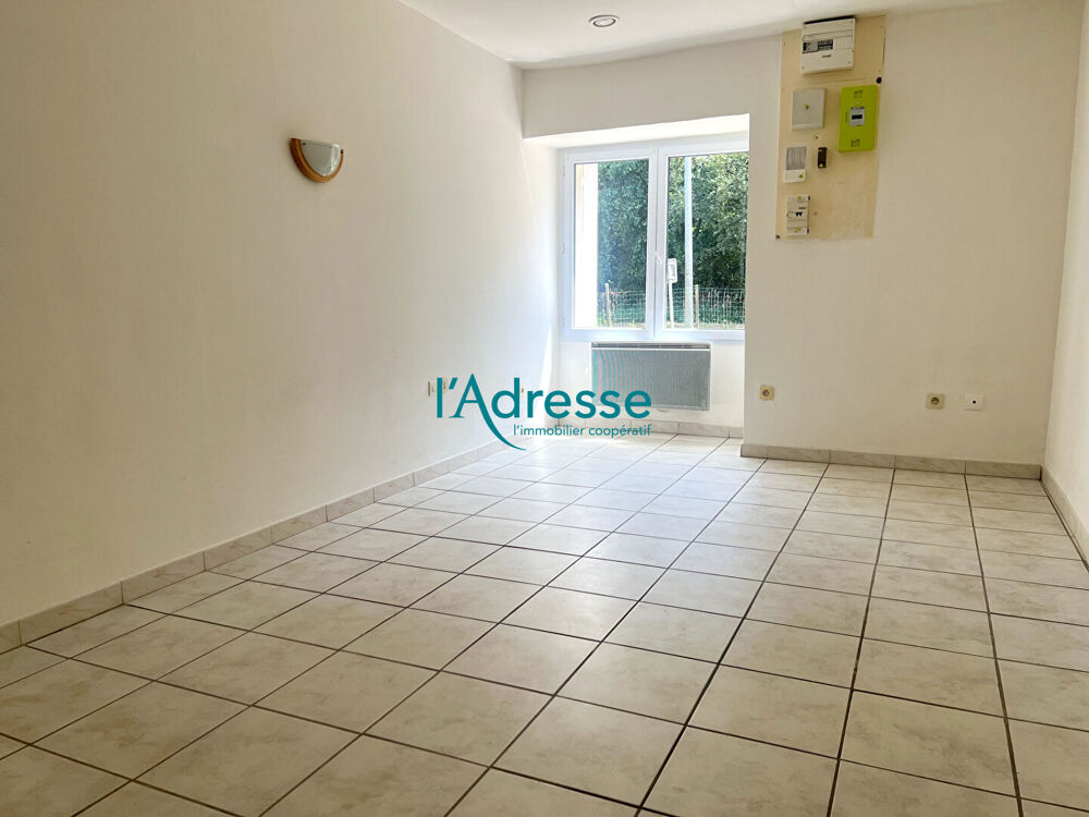 Vente Maison Maison en pierre avec dépendances et 2 150 m² de terrain Grand auverne