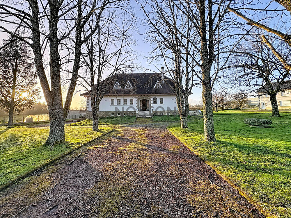 Propriété rare conjuguant maison familiale et ancienne grange à seulement 15 minutes de Limoges