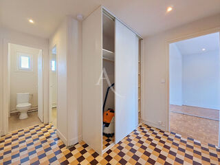  Appartement à louer 2 pièces 57 m²
