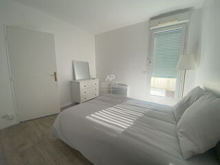  Appartement à louer 5 pièces 99 m²