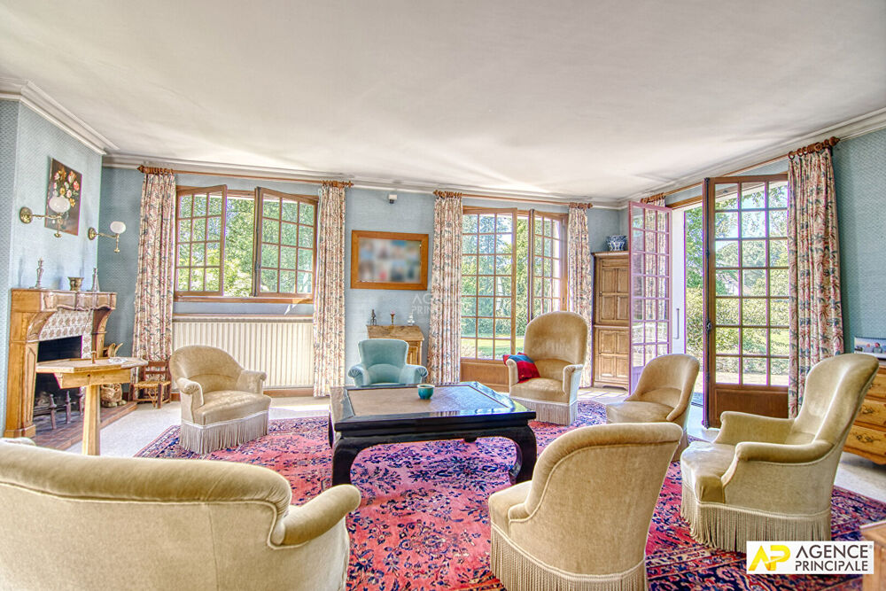 Le Chesnay centre ville - Maison 14 pièces 395.90 m² habitables sur parcelle de 2250 m²