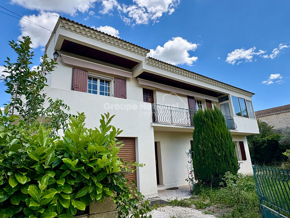 Vente Maison ARLES. Grande maison avec jardin. Arles