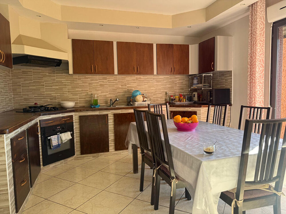 Vente Maison MAISON DE 219 m2 AVEC JARDIN Tauriac