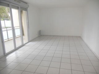  Appartement à louer 4 pièces 84 m²