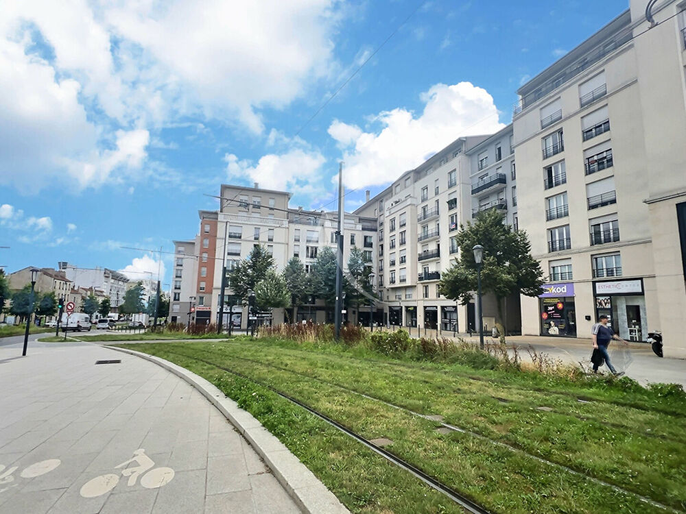 Vente Appartement Studio Thiais 31.28m2 au pied du tram T9 Thiais