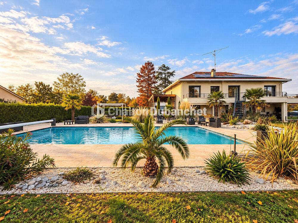 Vente Maison Maison Riorges 200 m2 - 4 chambres - 2690 m² de terrain Riorges