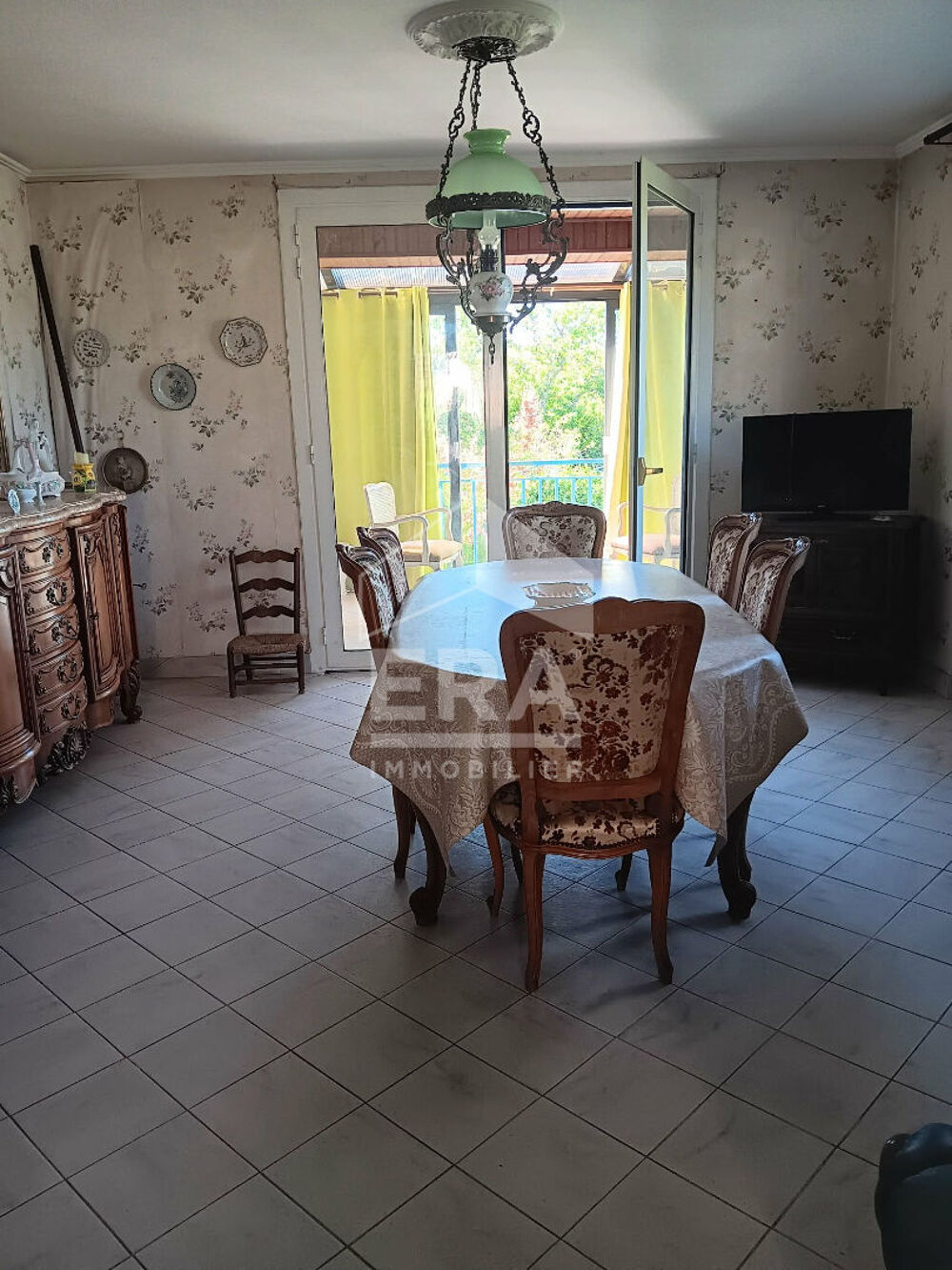 Maison individuelle 3 pièces avec hangar et deux appartements à vendre à 2 minutes de Ribérac - Opportunité d'investissement