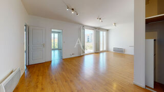  Appartement à louer 3 pièces 75 m²