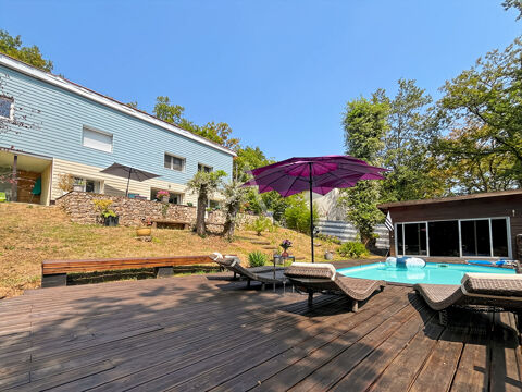   A VENDRE - Maison familiale avec piscine dans quartier calme Maison - 4 pice(s) - 103 m