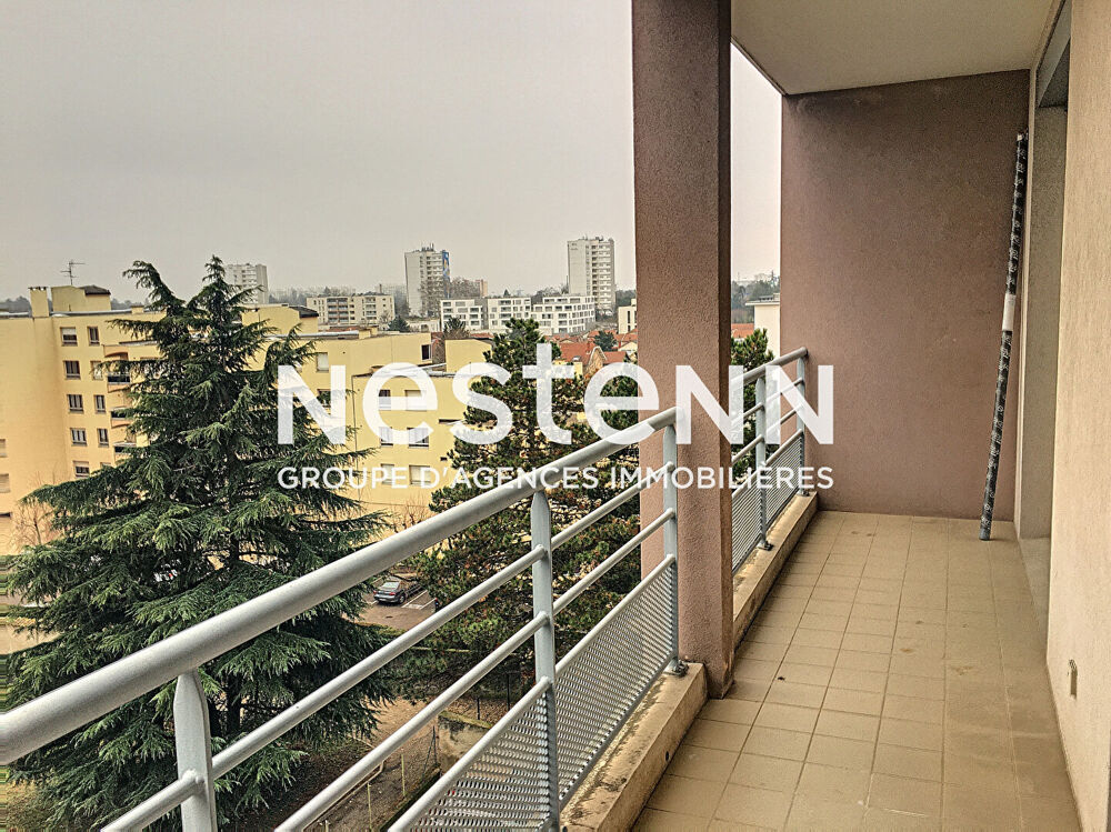 Grand Studio de 32m² avec ascenseur et terrasse - 69500 BRON