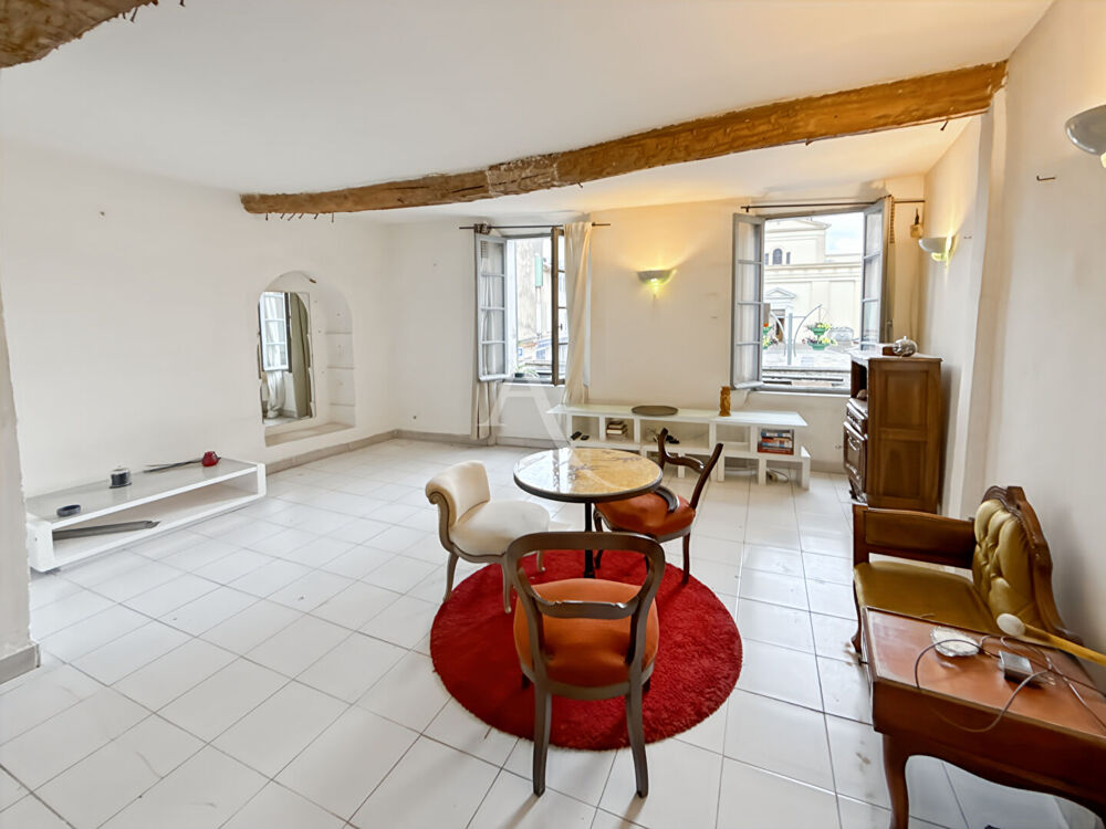 Maison La Crau avec local commercial, gros potentiel !