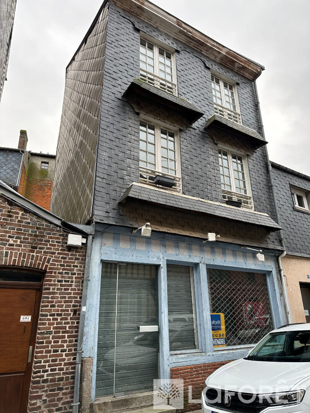   BERNAY - Local commercial - 56 m2 