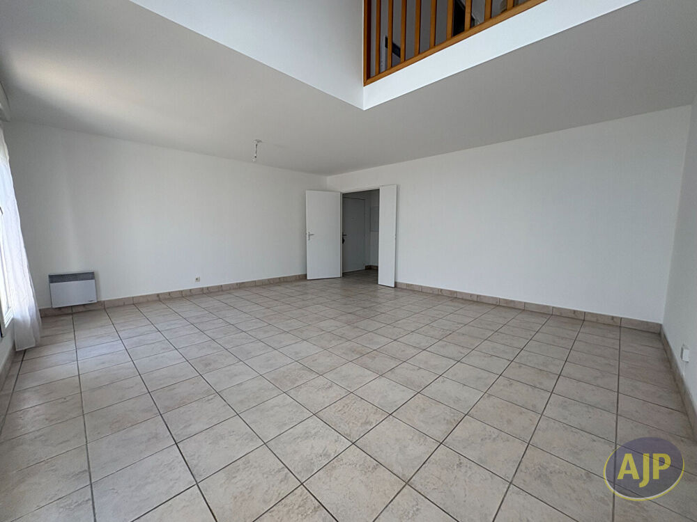 Location Appartement Place René Bouhier - T4 duplex 92.83m² Nantes