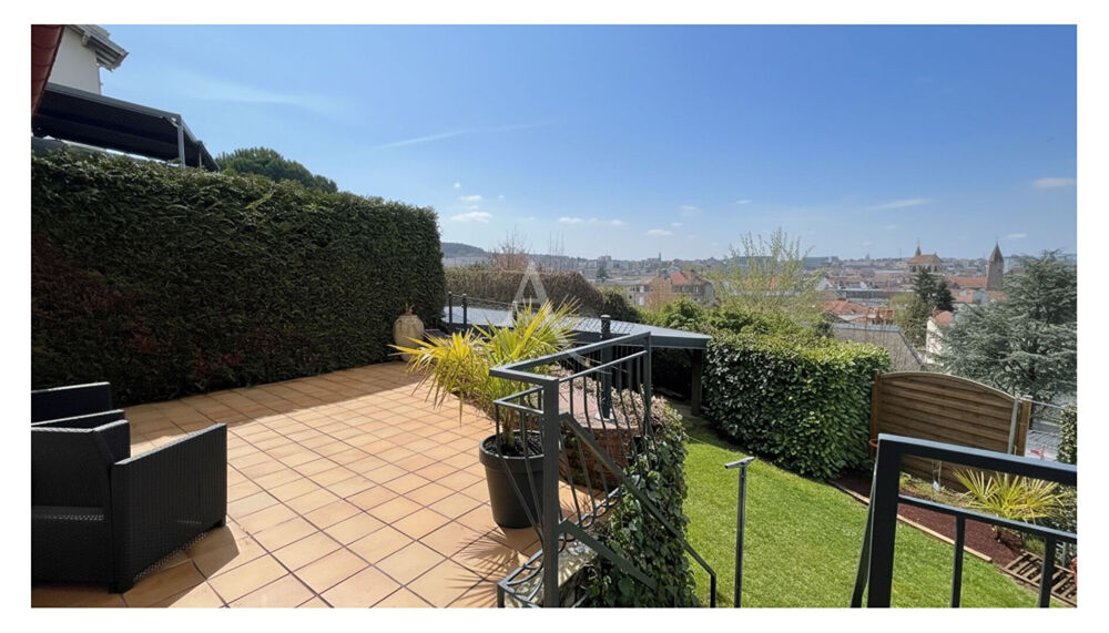 QUARTIER RECHERCHE, MAISON AVEC VUE SUR LA VILLE, TERRASSE ET JARDIN