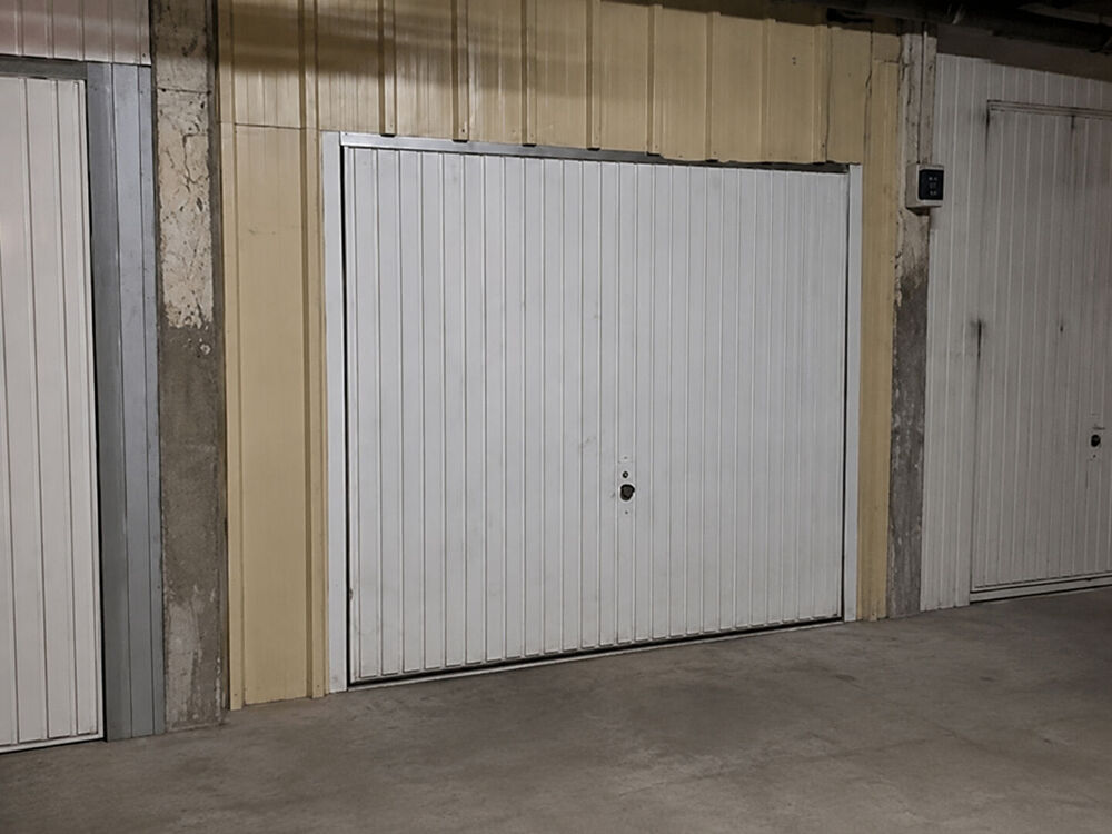 Vente Parking/Garage Vitrolles - Box  fermé 18 m2 Vitrolles