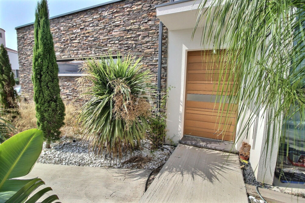 VILLA COMPTEMPORAINE 4 FACES DE 110 m² HABITABLES DANS QUARTIER RESIDENTIEL