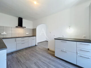  Appartement à louer 5 pièces 131 m² Jouy aux arches