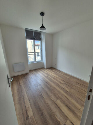  Appartement à louer 3 pièces 43 m²
