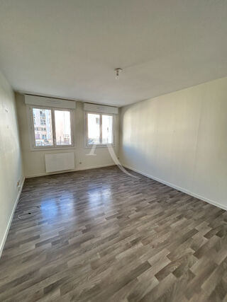  Appartement à louer 3 pièces 64 m²