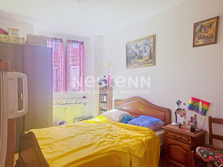  Immeuble à vendre 15 + pièces 268 m²