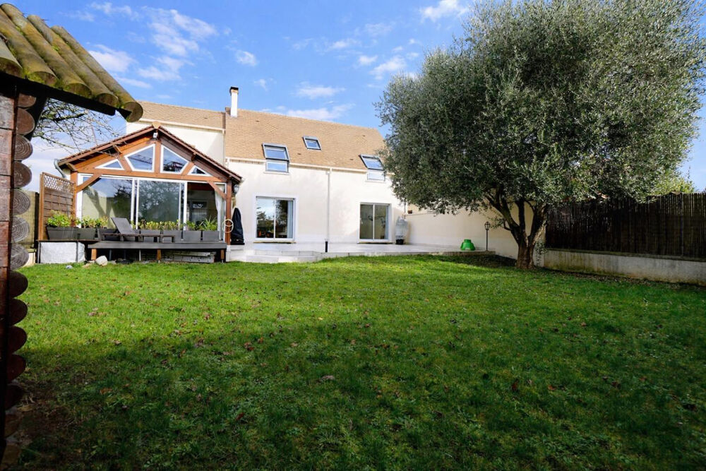 Vente Maison Maison contemporaine - Piscine intérieure - 4 chambres et sous-sol190 m2 Issou