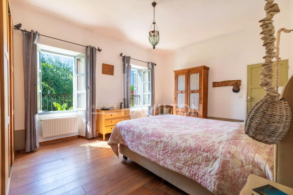 à vendre  Maison Roquefort-les-Pins (06330)