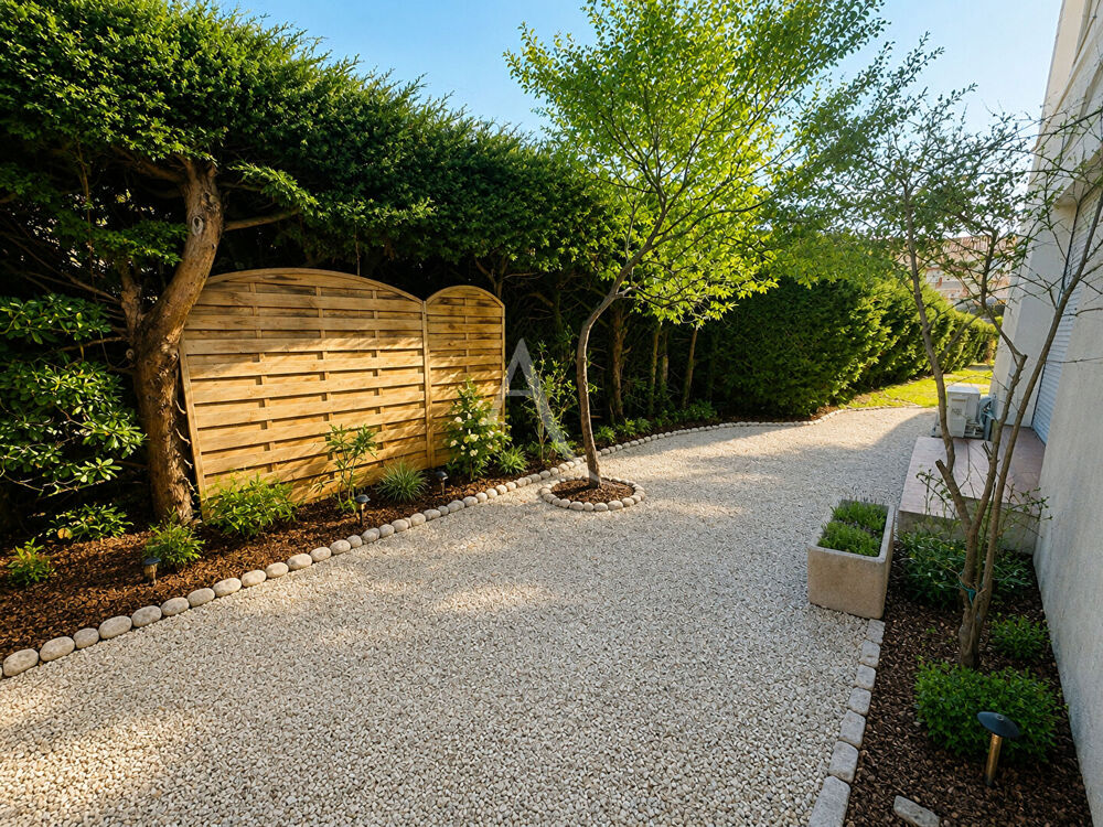 Vente Appartement Appartement  33 m² en rez-de-chaussée Proximité port et plages Carqueiranne