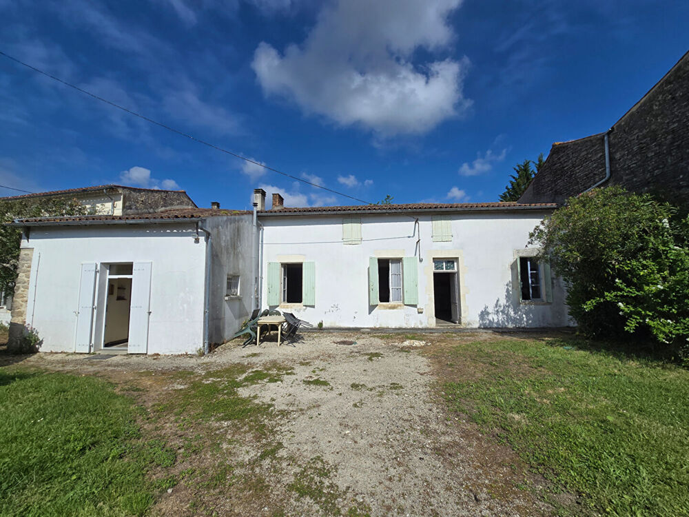 Vente Maison Deux maisons de village avec dépendances Lozay