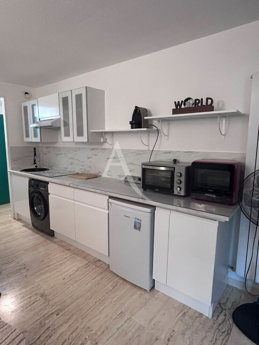 COUP DE COEUR ! Beau studio meublé !