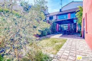  Maison à vendre 9 pièces 219 m²