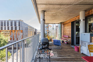  Appartement à louer 4 pièces 79 m²