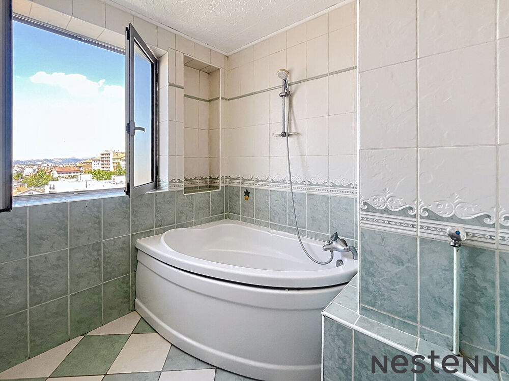 Vente Appartement APPARTEMENT DE TYPE EN ÉTAGE élevé AVEC ASCENSEUR Saint etienne