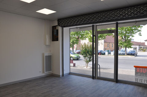 Local commercial dans le bourg de Saint Germain du Bois 700 71330 St germain du bois