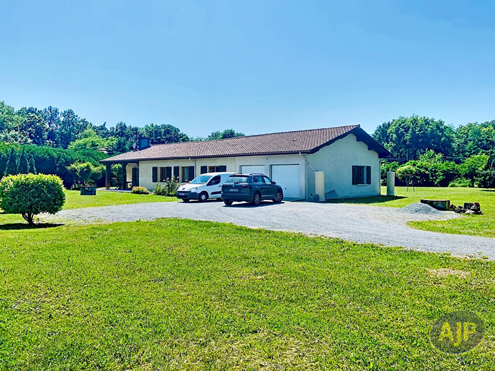 Vente Maison Lesparre - Maison de plain-pied avec piscine sur 4100m2 de terrain ! Lesparre medoc