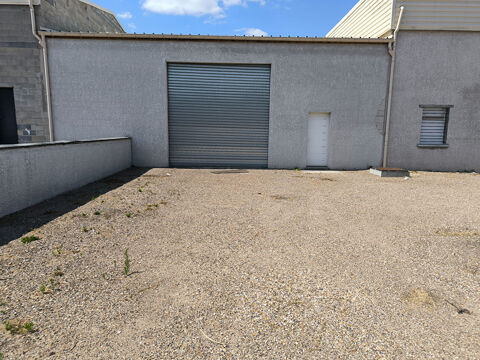Local de 204.50m&sup2; 1490 78840 Freneuse