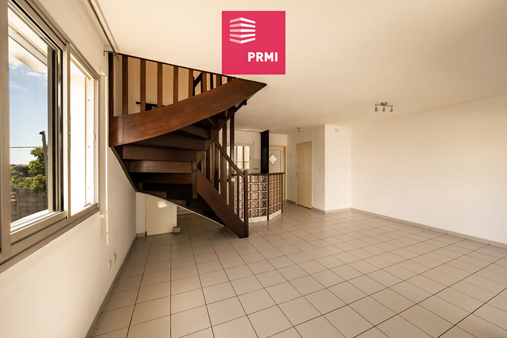 Maison de ville F4 avec varangue, jardinet, et double parking - Moufia proche clinique et faculté