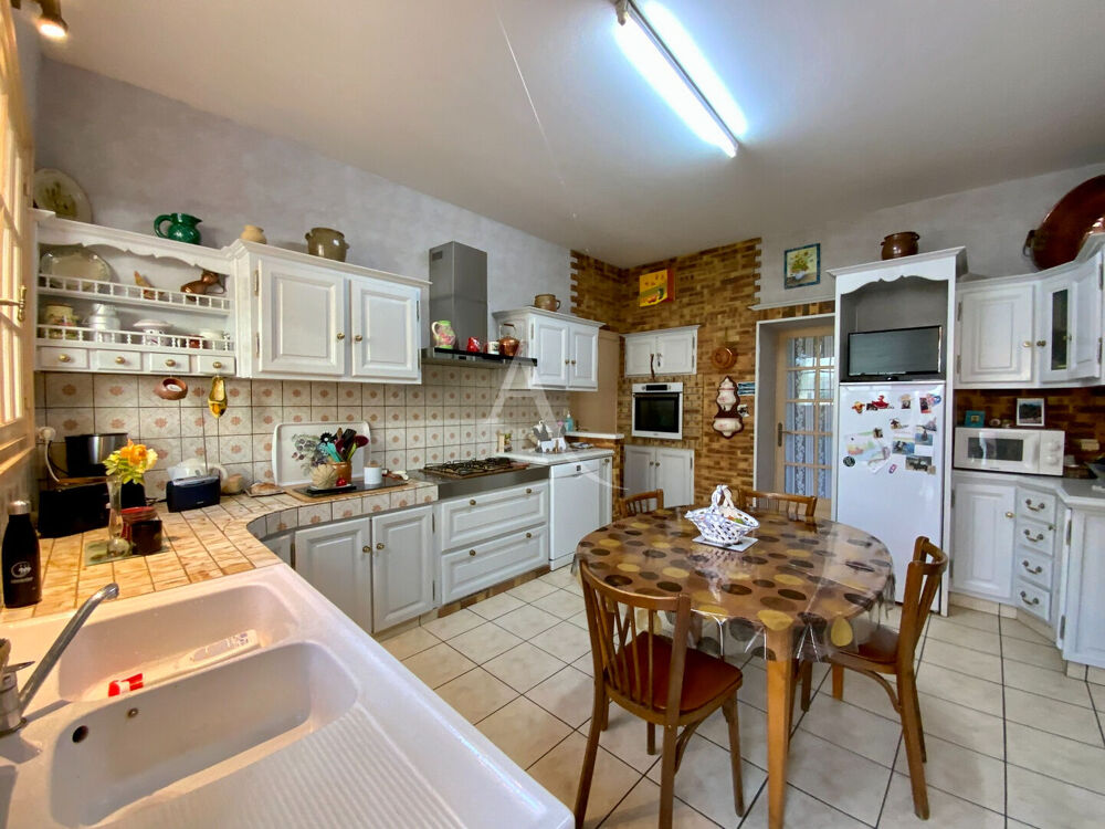 Vente Maison Maison + bien locatif   Saint Genis De Saintonge 260 m2 Saint genis de saintonge